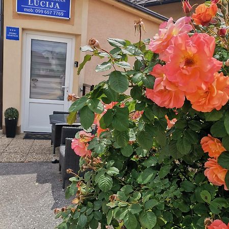 Lucija Apartment Gospic Exterior photo
