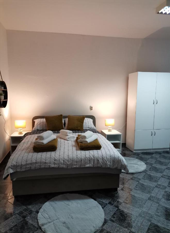 Lucija Apartment Gospic Exterior photo